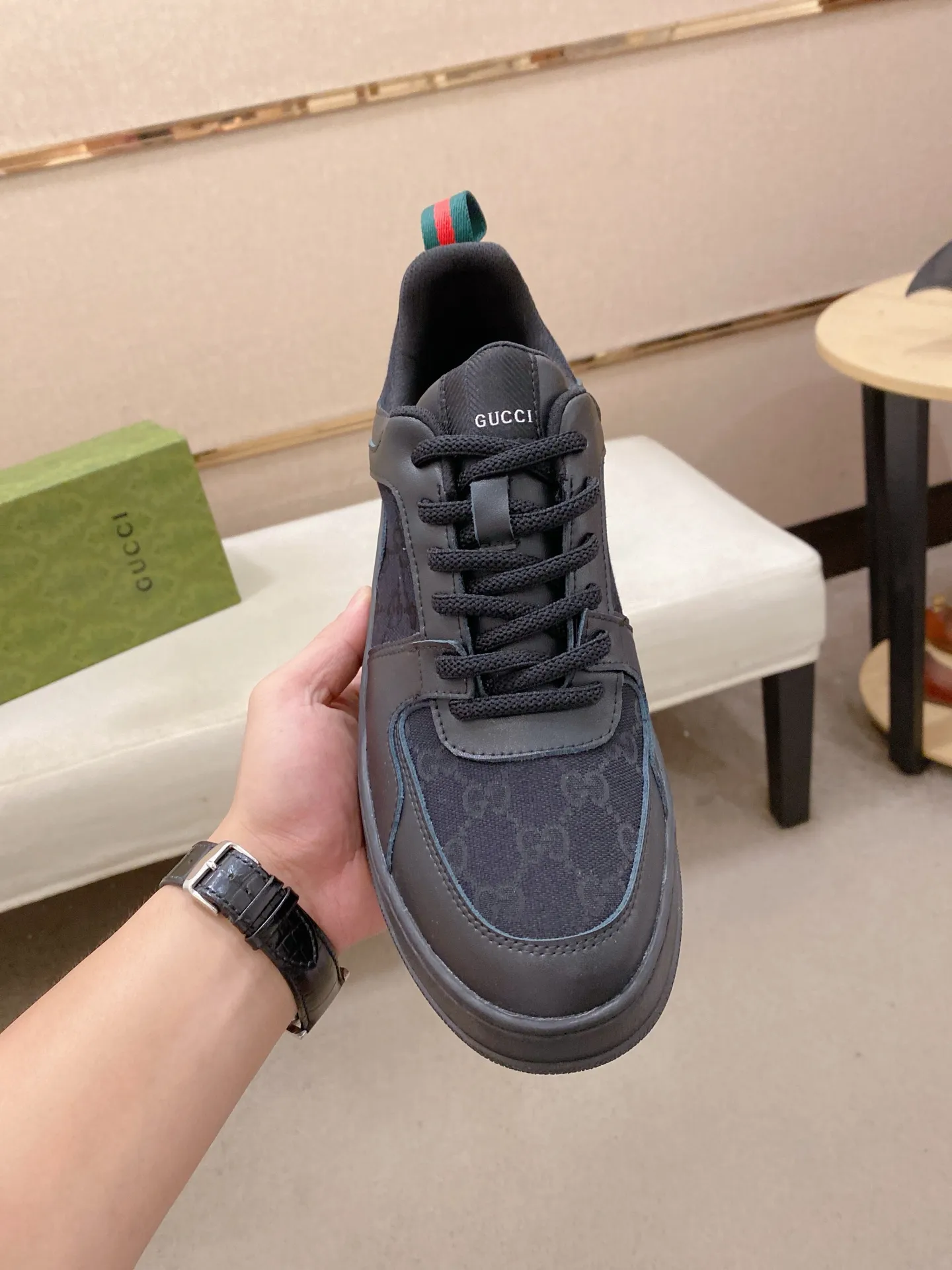 Men's clothing and shoes💰:420💰 (GUCCI) The latest model from the official website🎁🎁Casual and fashionable men's shoes👟, hot style💥The version is simple and elegant, exclusive for trendy men. The unique latest brand elements from the official website👑Original Gucci decoration, fashionable and generous, the fabric is original cowhide ✅Mesh breathable lining, the official website specifies wear-resistant casual outsole, the classic model is taken in kind at the counter🎬38-44 (can be customized for 45 non-refundable)
